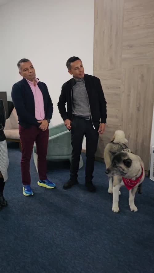 El del Perro firmando para Presidente de Colombia!